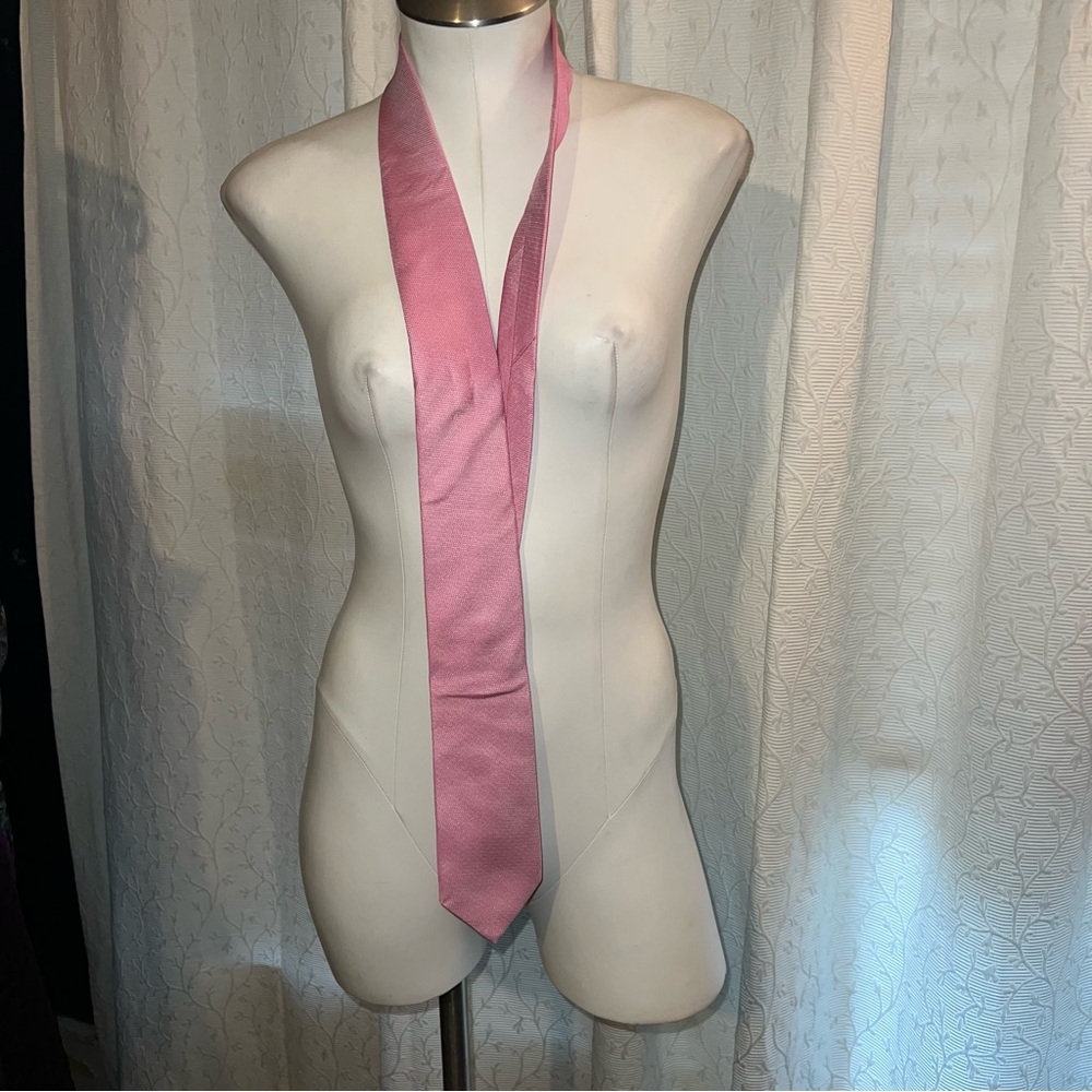 Calvin Klein pink tie